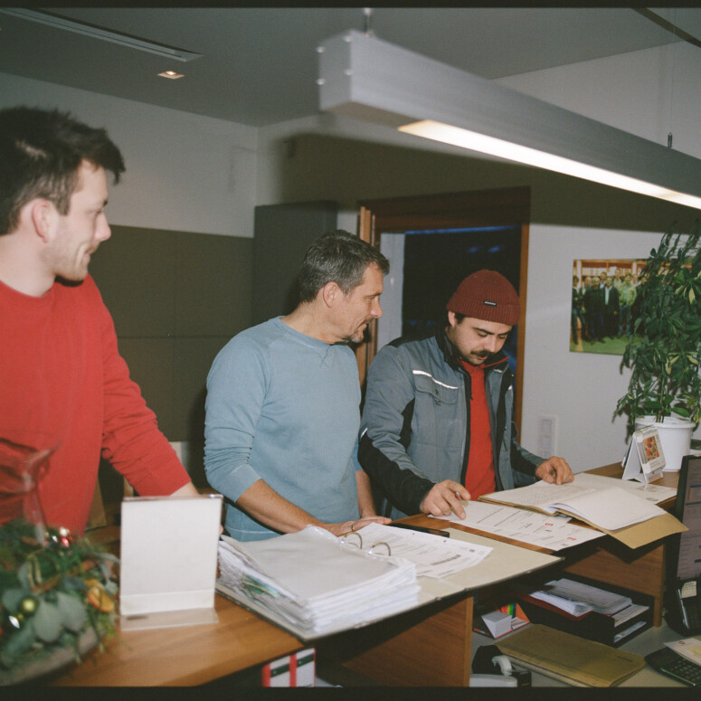 Baustellenabsprache - Team Schnitzenbaumer